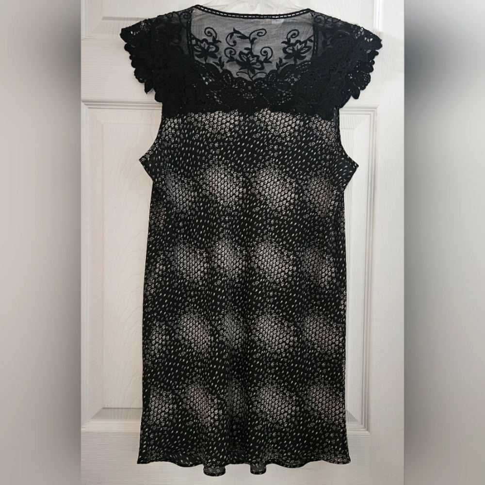 Dress Barn Capped Sleeve Blouse - Picture 2 of 4